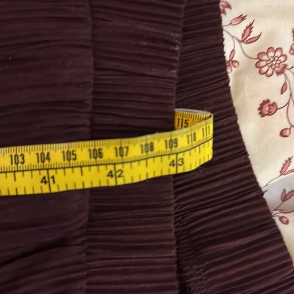 Eggplant Pleated Wide-Leg Pants - Picture 5 of 5